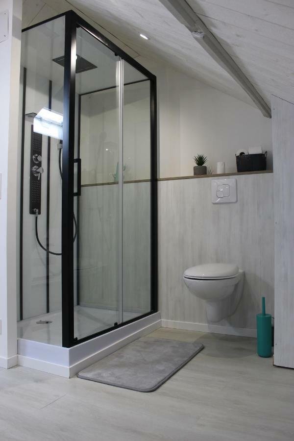 Bel Appartement Avec Vue Sur Vezere 위제르슈 외부 사진